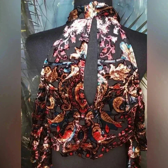 Venus Burnout cold shoulder Velvet Top size 2 - Picture 11 of 15